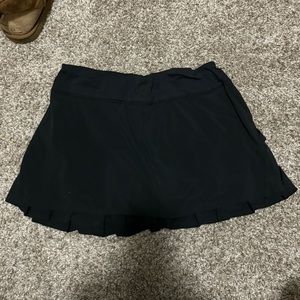 Lululemon skort with ruffles on back